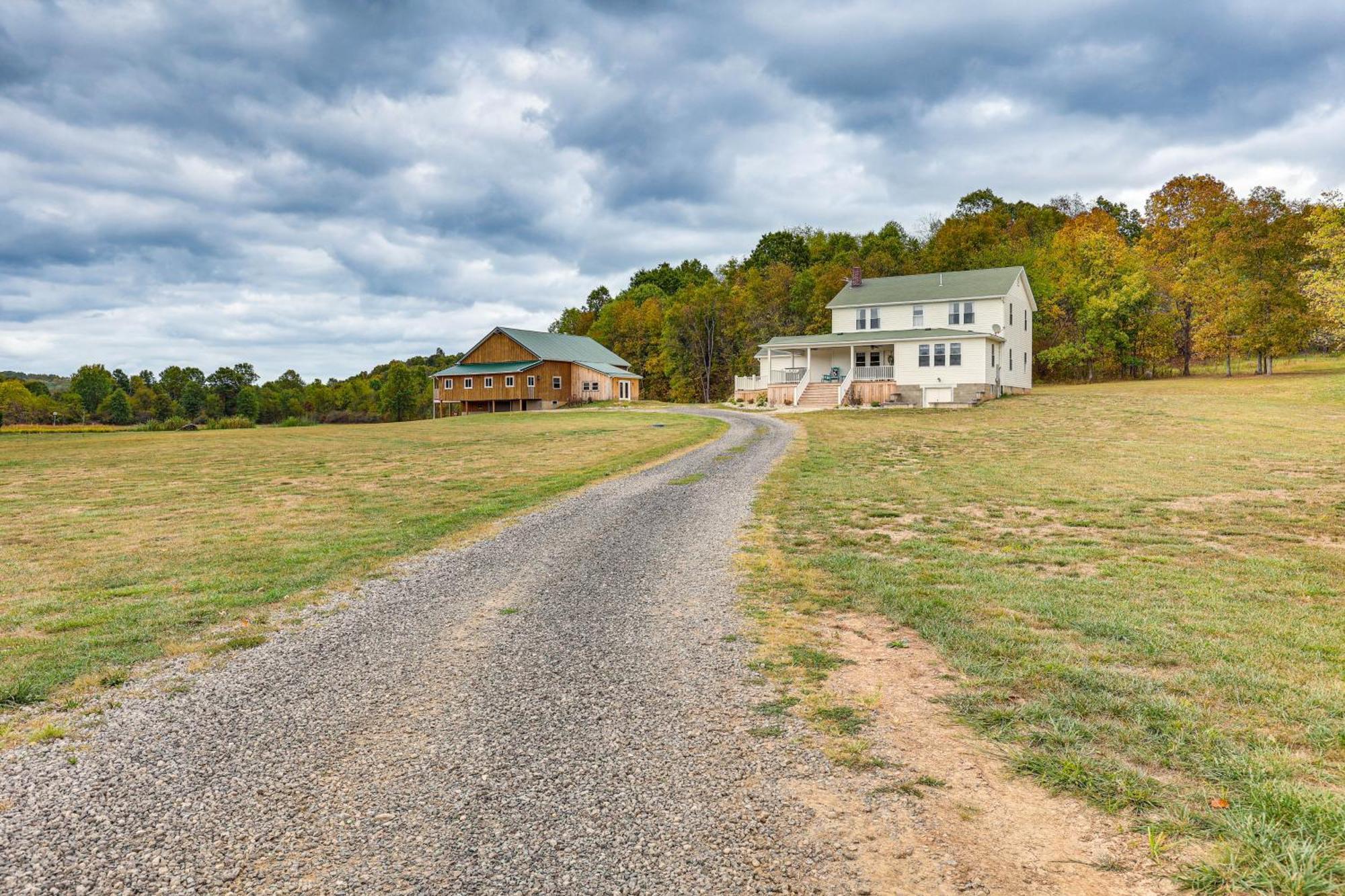 Wooded Escape With Pond And Grill In Pleasant City! Villa Senecaville Exterior photo